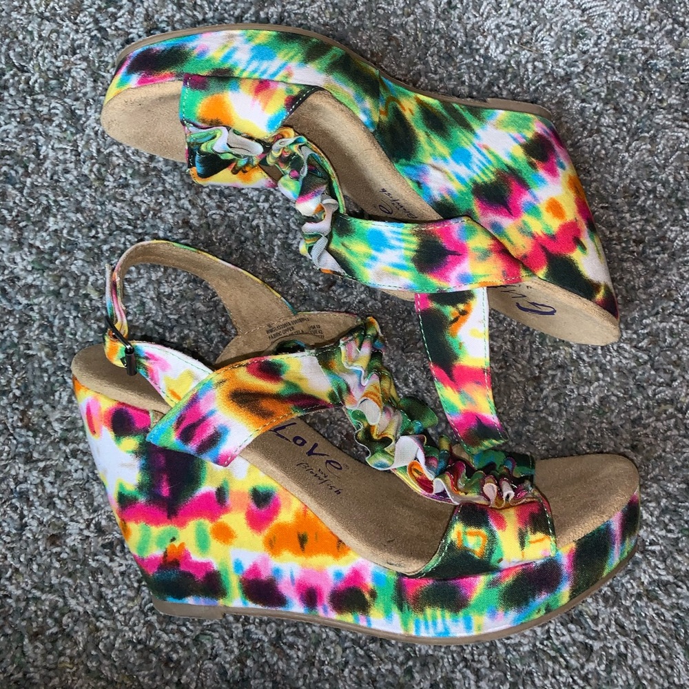 Tie- dye high heels! ❤️🧡💛💚💙💜💗